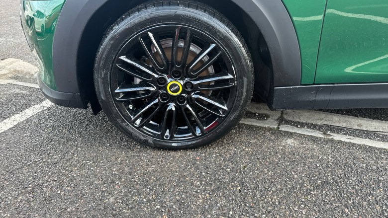 MINI Hatchback 135kW Cooper S Level 2 33kWh 3dr Auto Electric Hatchback